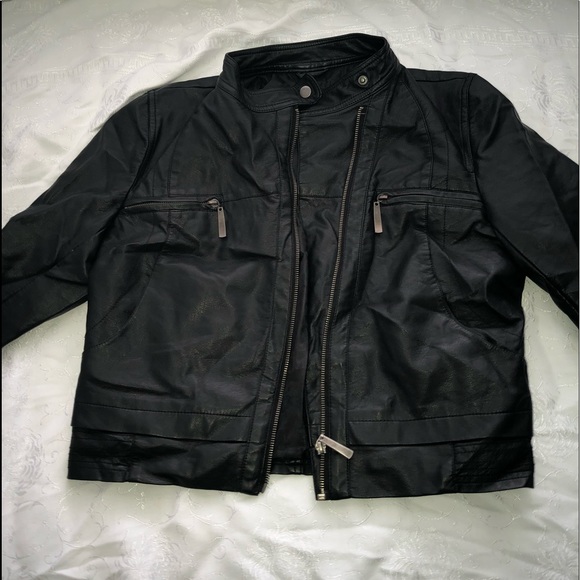 leather jacket - Picture 1 of 4